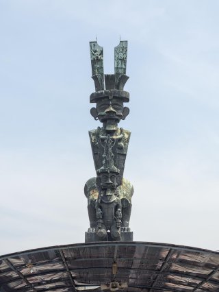 Statue